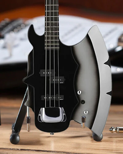 Axe Heaven Signature Axe Mini Bass Guitar Replica 2M-K01-5006 - Image 2