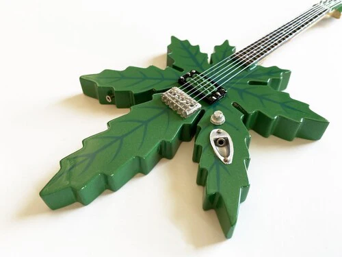 Axe Heaven Sweet Leaf Guitars Mary Jane Mini Guitar Replica TC-420 - Image 2