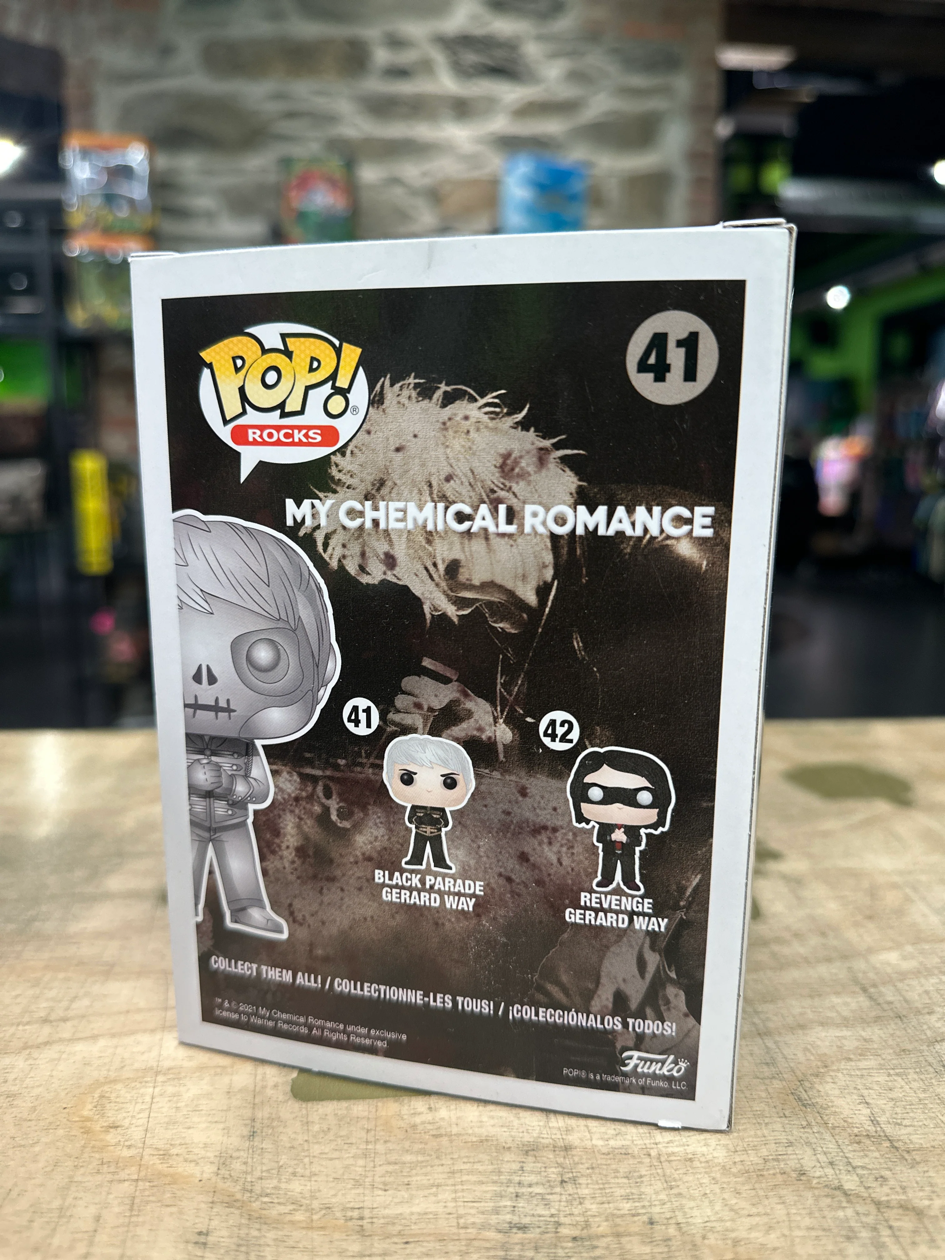 Funko POP Rocks Skeleton Gerard Way (Hot Topic Exclusive) (Limited To 5000 Silver Edition) - Image 3