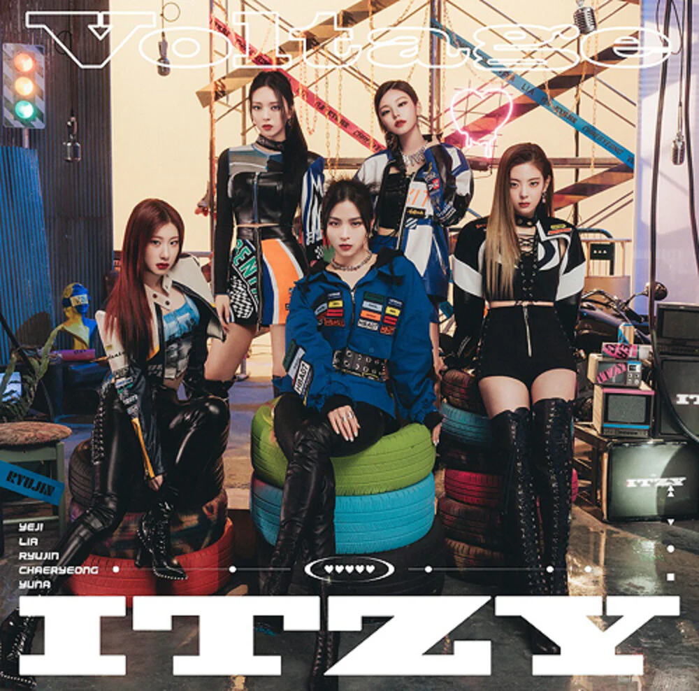 ITZY- Volcano (Standard Edition) (CD)