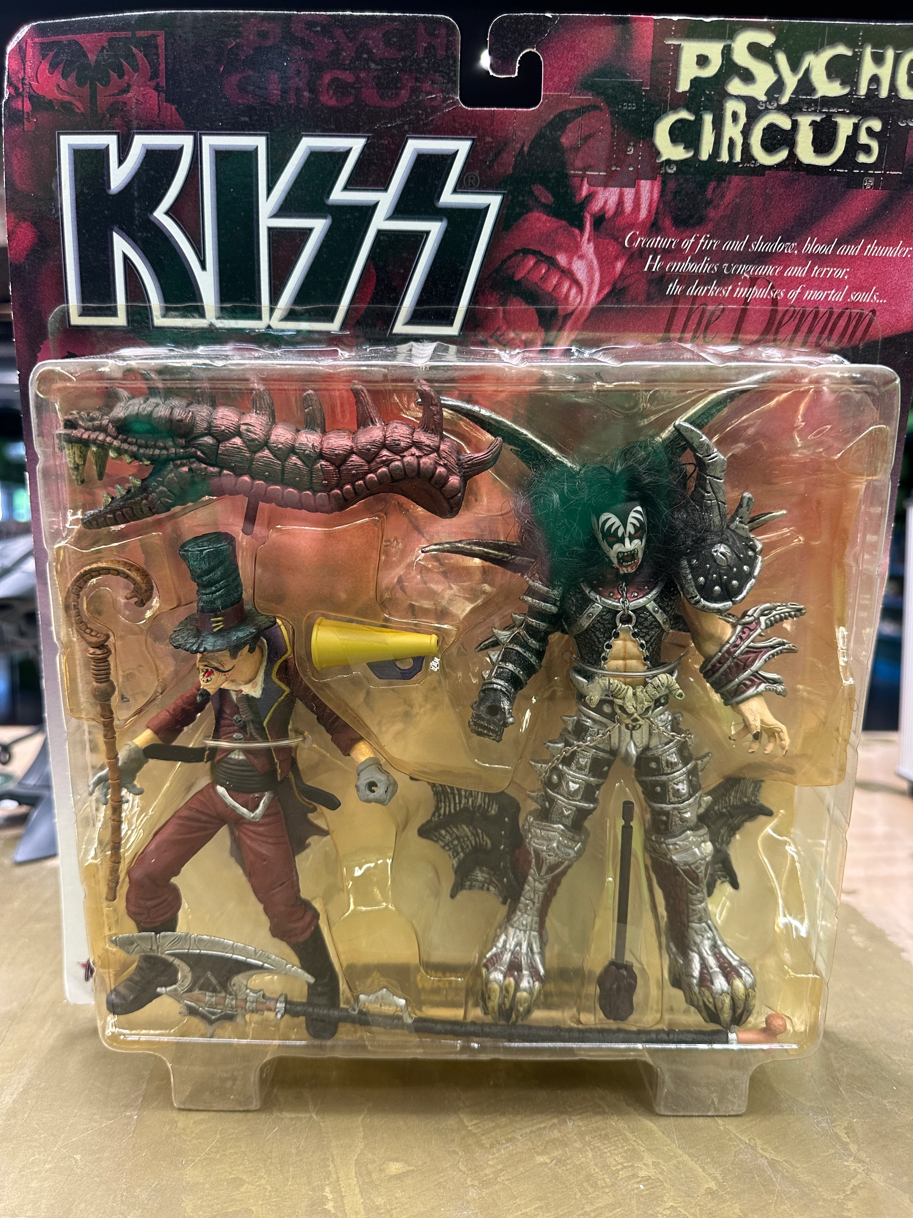 Kiss McFarlane Toys Psycho Circus: Gene Simmons/The Ring Master (Light Box Wear) - Image 4