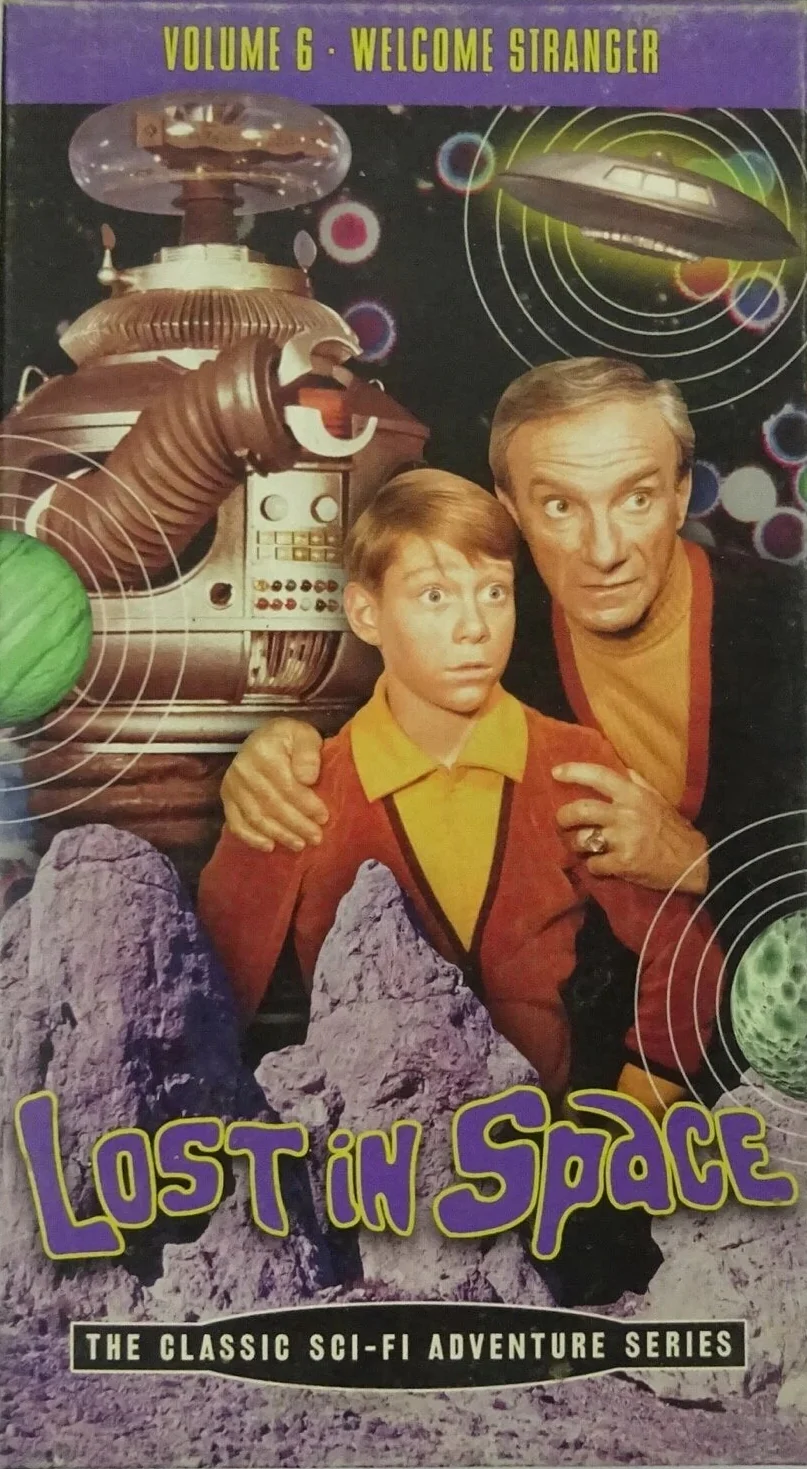 Lost In Space Volume 6: Welcome Stranger