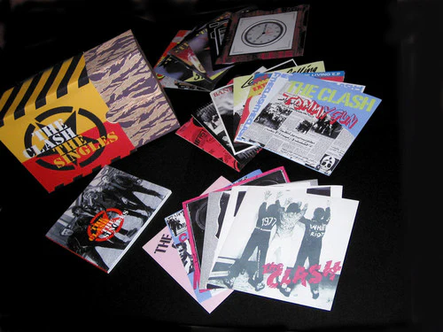 The Clash- Singles (CD)